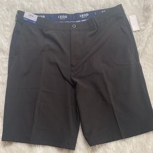 NWT Mens IZOD Black Golf Swing Short